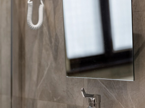 Отель Ирыстон