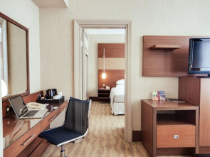 Отель Sheraton Kampala