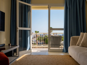 Квартира с видом на море - 2 Спальни - Mezzarina