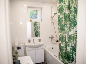 Частный Дом Уютный Дом в Тихом Центре Города для Семейного Отдыха