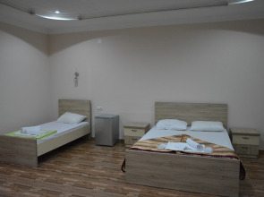 Отель Nine Brothers