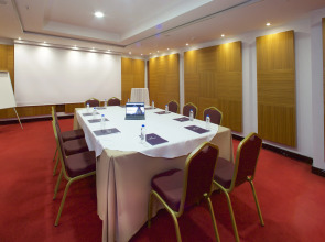 The Hera Platinum Hotel