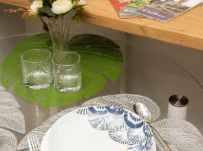 Квартира уютная трехкомнатная с двумя балконами рядом с островом Канта