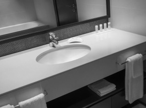 Отель Le Méridien Mina Seyahi Beach Resort & Waterpark