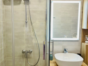 Апартаменты на Лазаревской 9