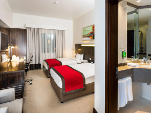 Holiday Inn Express Dubai Internet City an IHG Hotel