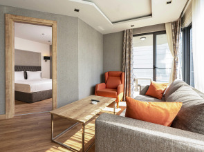 La Boutique Hotel & Suites (Adult Only 16+)