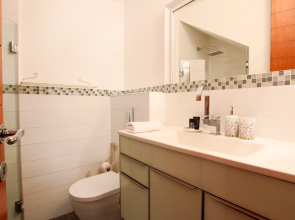 Апартаменты Penthouse & Jacuzzi in Neve Tzedek by FeelHome