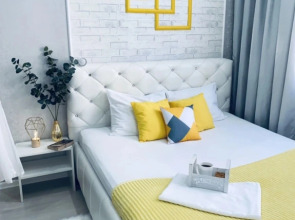 Студия Лимон возле парка и лебединого озера