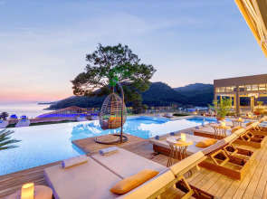 Melanippe Relaxing Hotel - Adults Only