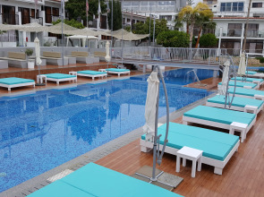 Отель Pambos napa rocks