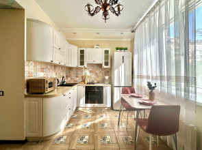 Апартаменты на Аллее Героев в Античном стиле