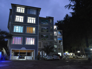 Отель Nine Brothers