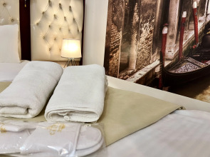 Отель Castle Family