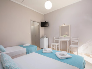 Отель Bella Vista Beach Hotel And Studios- Corfu Benitses
