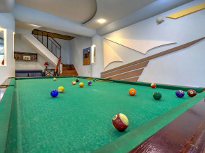 Отель Ламбат