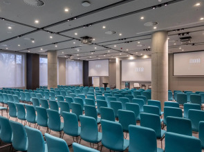 Отель Mona Plaza