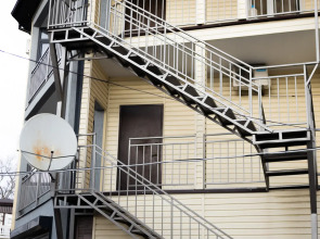 River House Apartments