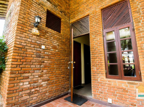 Отель Yoho Rivi Ras