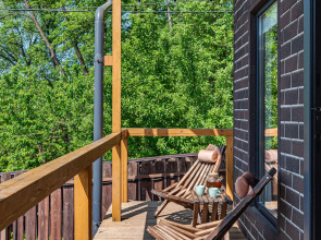 Частный дом с бaнeй на дpoвaх Harmony