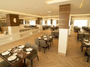 Отель The Plaza  and Resort