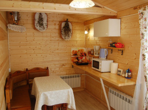 Дом с наличниками около Ростова