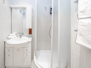 Трехкомнатные апартаменты GALLERY Minsk на Мельникайте с балконом