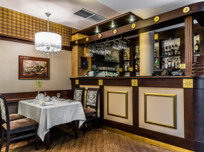 Отель Cronwell Inn Стремянная