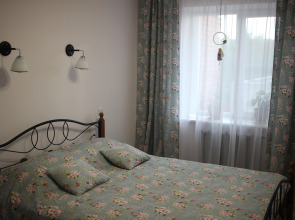 Квартира Трехкомнатная Студия Провинция