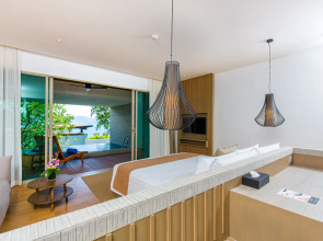 Отель Wyndham Grand Phuket Kalim Bay