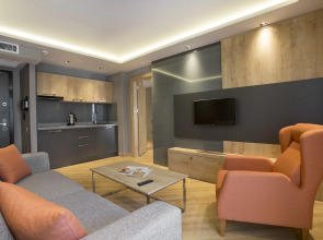 La Boutique Hotel & Suites (Adult Only 16+)