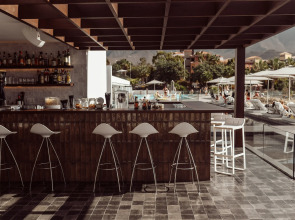 Отель Baobab Suites