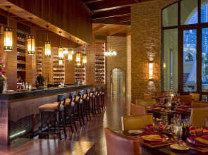 Отель Palace Downtown