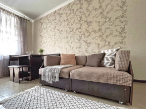 Двухкомнатные Апартаменты Люкс  на 9 человек в курортной зоне Ессентуков