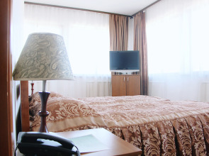 Отель Крона