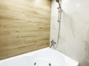 Апартаменты Люкс с Джакузи на Иртышской Набережной 27