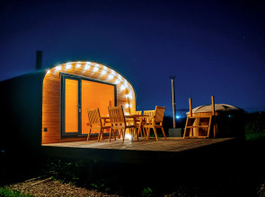 Глэмпинг Носороги