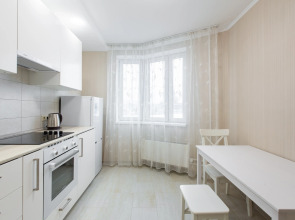 1b  Krasnogrskij 46 Apartments