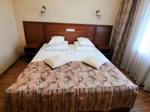 Отель Уралочка