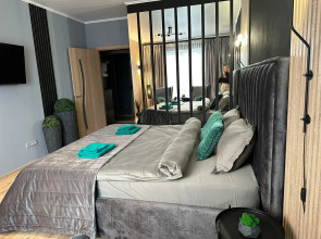 Квартира класса комфорт плюс с видом на реку в центре Рыбной деревни, остров Канта