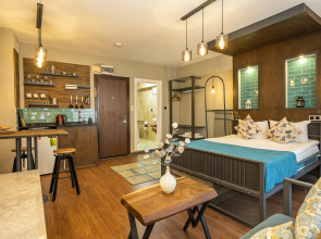 Апарт-отель  Cube Suites