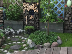 Апартаменты возле пляжа с красивым садом