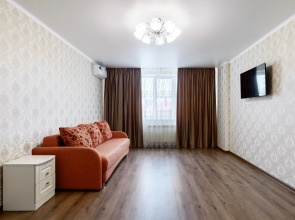 Квартира Уютная двухкомнатная квартира в Батайске