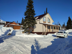 Частный дом Снежок на Строителей