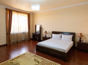 Отель La Defense Yerevan