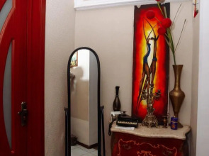 Отель Исака