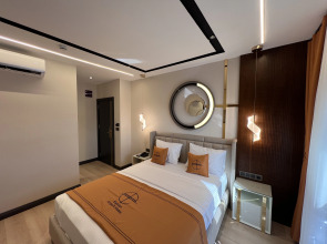 Hotel Elysian Airport