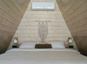 Частный дом Уютный А-фрейм Поле с баней и чаном