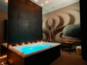 Отель The Views Oasis - Family Friendly