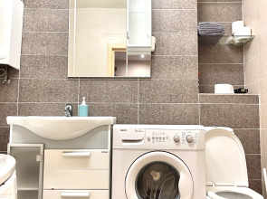 Апартаменты трёхкомнатные в центре города с балконом